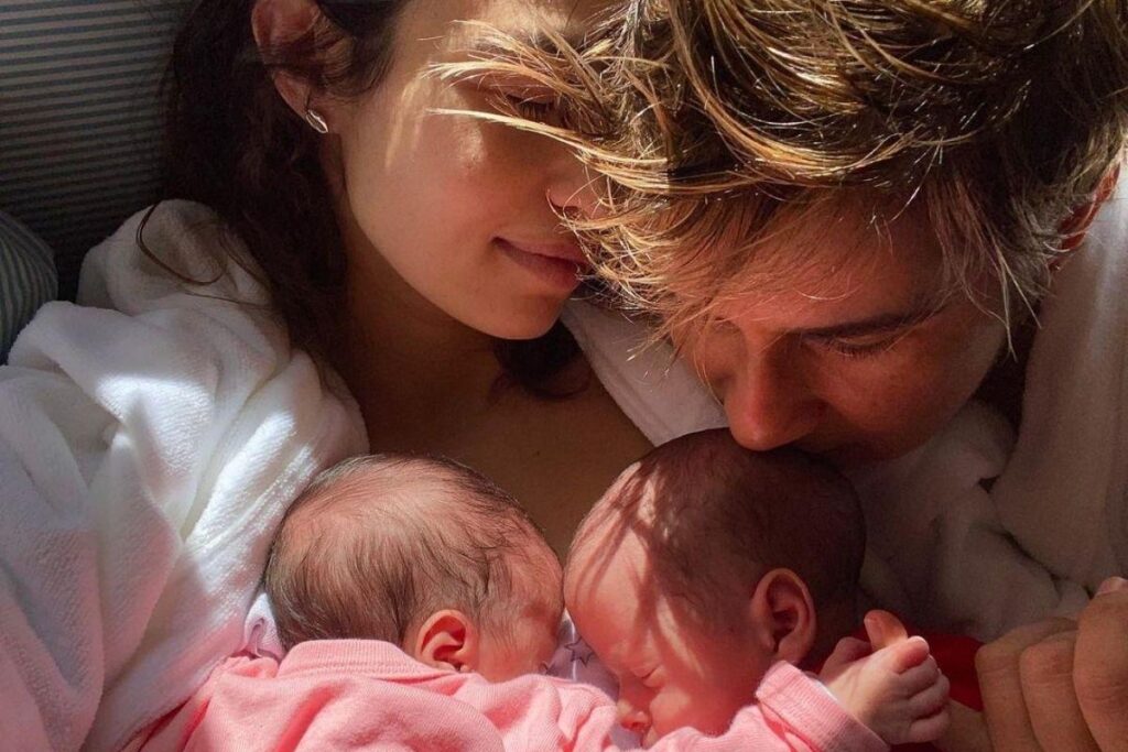 Kim e Tiê as gêmeas de Nanda Costa e Lan Lanh