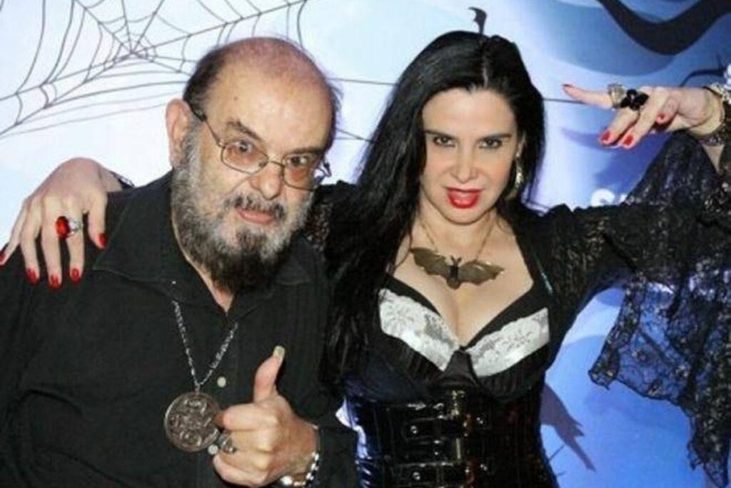 Liz Marins, filha de Zé do Caixão, decidiu denunciar os médicos que cuidaram do cineasta por negligência dois anos após a morte dele