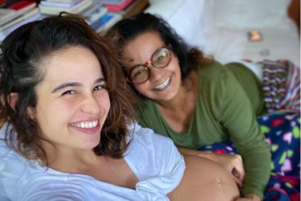 Nanda Costa com a mãe e esposa, Lan Lahn