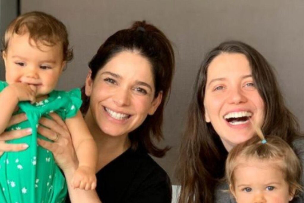 Sabrina Petaglia e Nathalia Dill aparecem juntas com as filhas