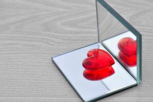 Grasiele Gomes resgata a história negra para falar sobre o presente