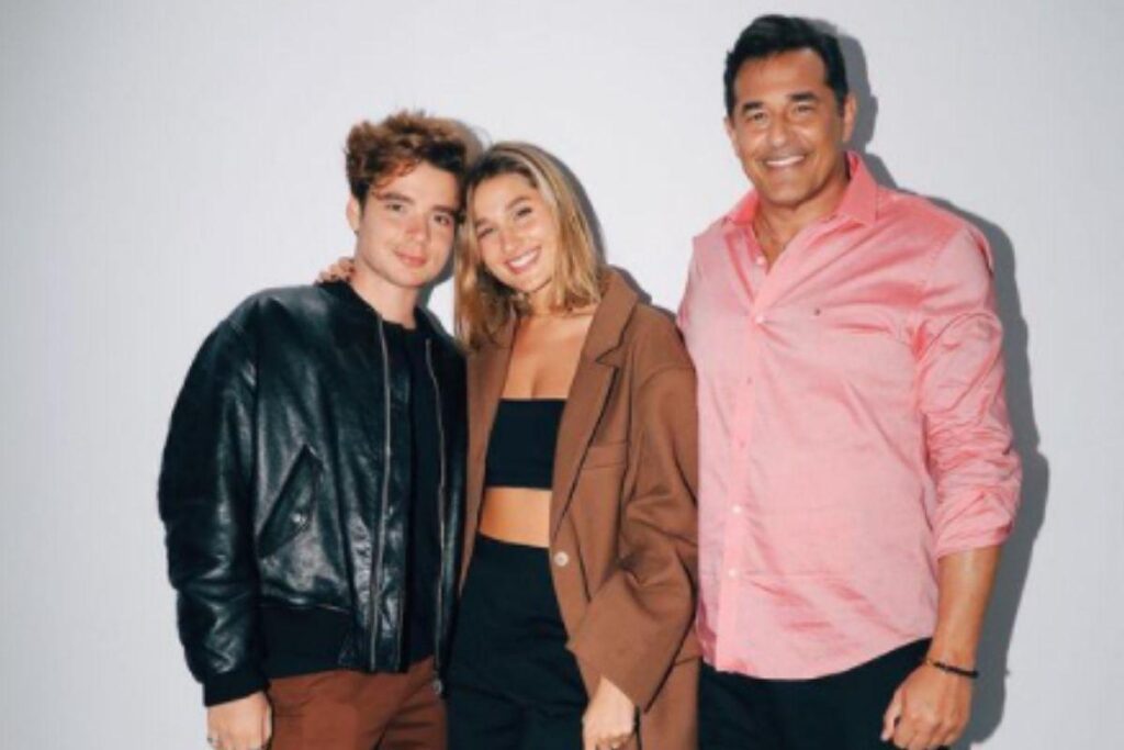 Luciano Szafir desfilou com a bolsa visível