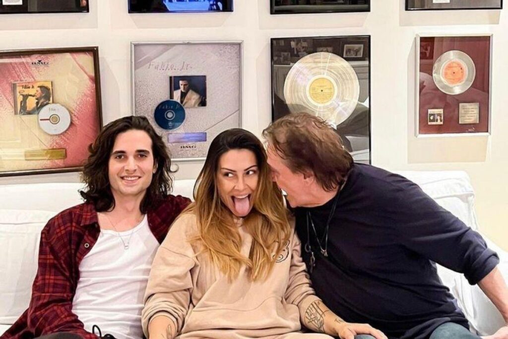 Fiuk, Cleo comemoram aniversário de Fábio Jr