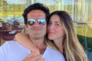 Mica Rocha mostra filho recém-nascido bravo ao ouvir música e brinca: “Jurado do The Voice”