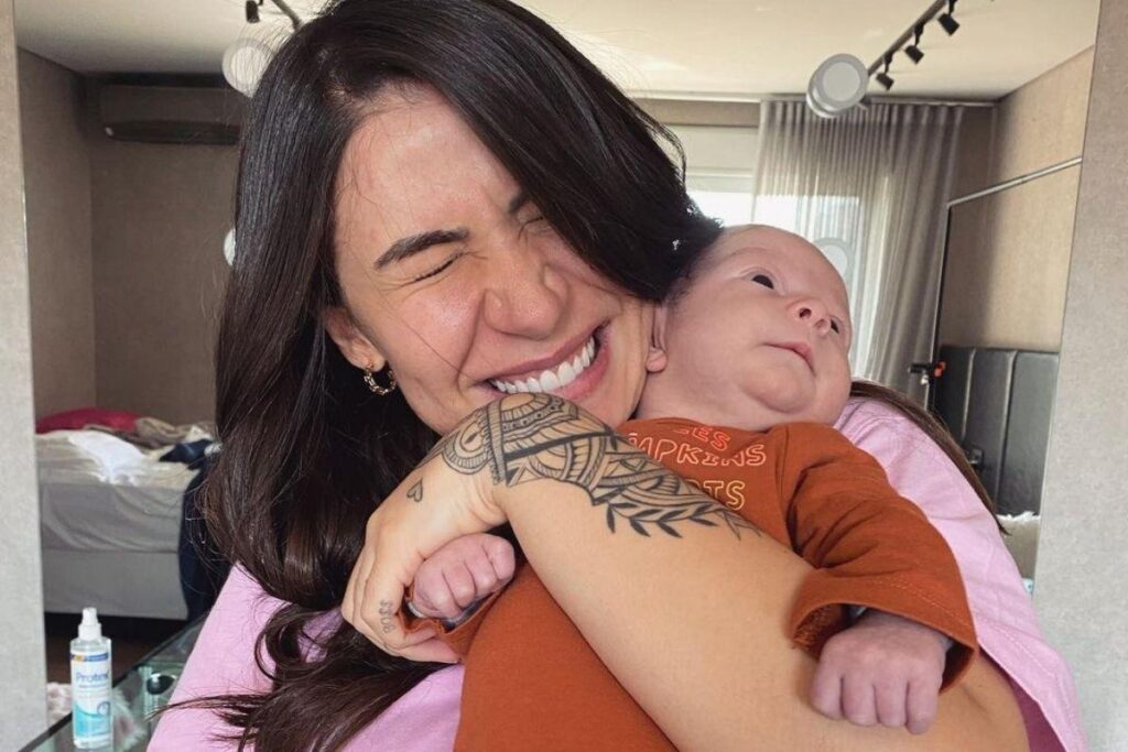 A influenciadora utiliza as redes sociais para mostrar os momentos em família para os seguidores