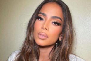 Anitta relembra a infância