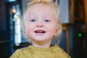 Amyas Waterfield é o nome do menino que as pessoas não conseguem pronunciar as vezes