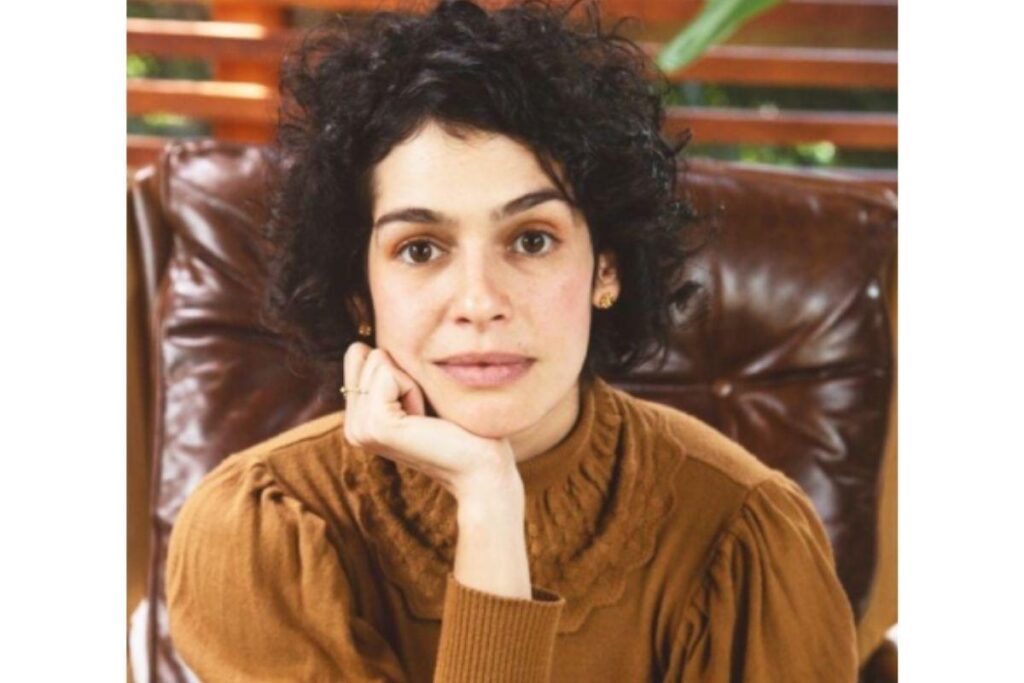 A atriz compartilhou o sexo do bebê em seu canal do Youtube