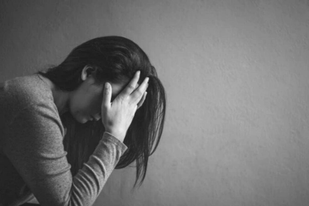 Criança usa prova de escola para denunciar o pai por violência doméstica