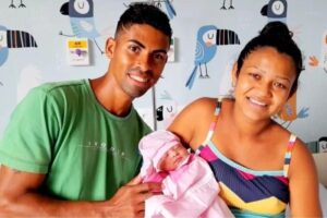 Aysha nasceu saudável e aguarda alta hospital