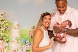 Lore Improta mostra primeiro Natal de Liz