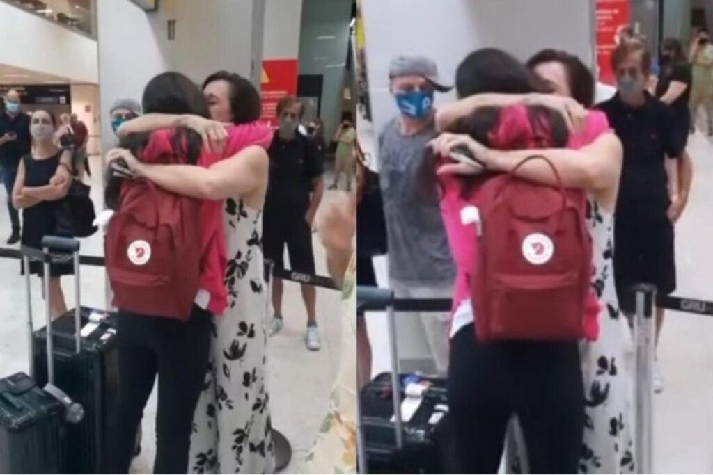 Claudia Raia reencontrando filha no aeroporto