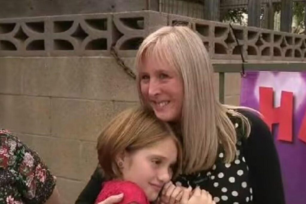 A professora Zoe Henry se encantou por Loralie desde o primeiro encontro