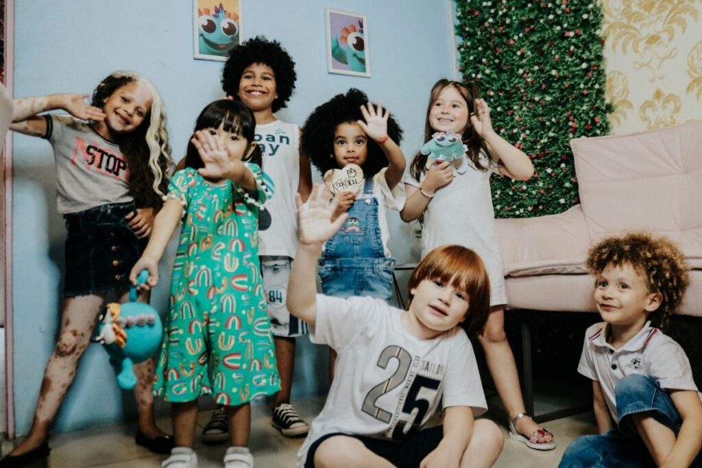 As crianças se organizaram em uma roda de conversa