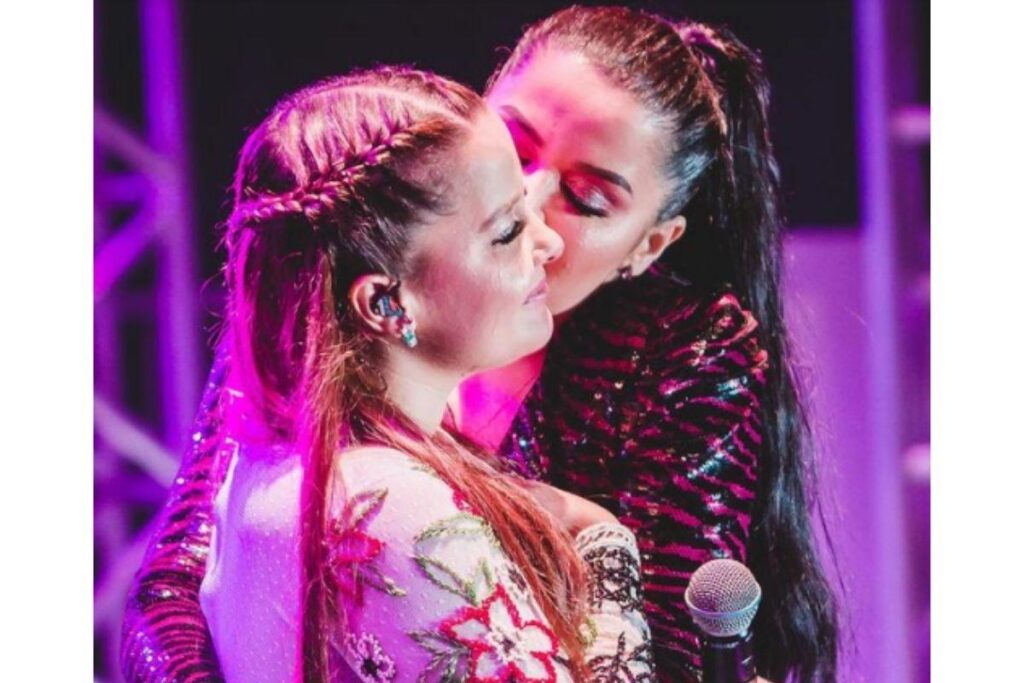 Maiara e Maraísa comemoram aniversário