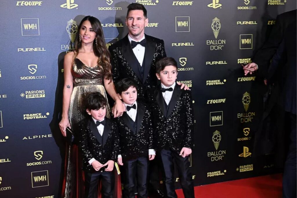 Messi ao lado da família em Rosário