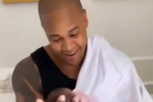 Léo Santana dança com a filha