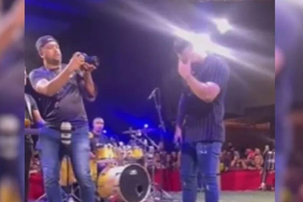 Murilo se emocionou com a homenagem