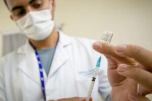 Comprovante de vacinação contra a Covid-19 é exigido em 15 capitais do Brasil para entrada de eventos