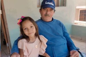 Menina pede presente de Natal para vizinho