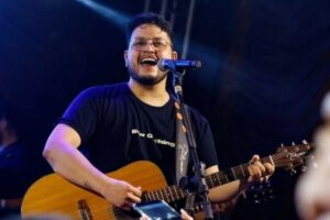 Cantor Maurílio morre aos 28 anos em hospital em Goiânia