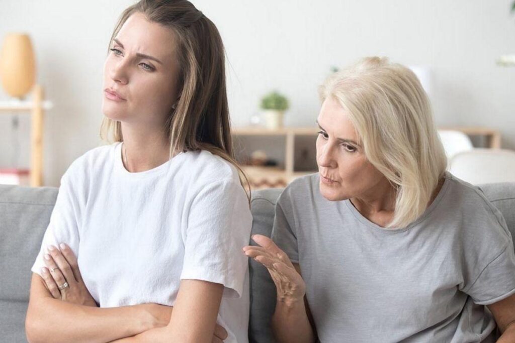 A avó acredita que os filhos não sejam legítimos do filho por não terem fisionomia latina