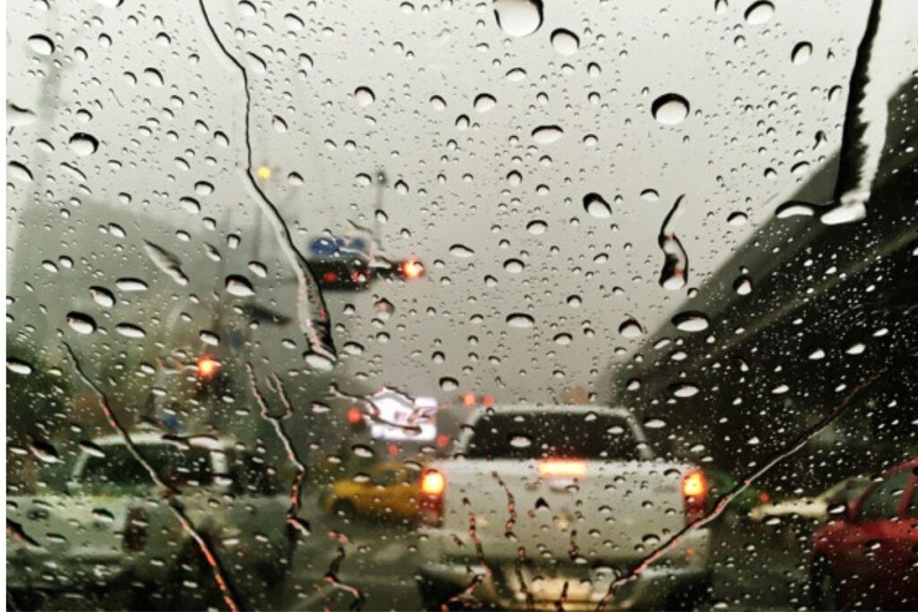 Chuvas atingem casas