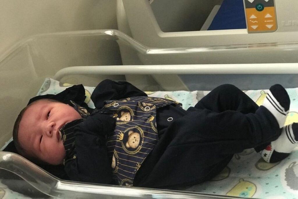 Matheus nasceu com 5,175 kg de cesárea