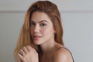 Sarah Poncio gravou vídeos para agradecer o carinho dos seguidores após a perda da guarda de Josué