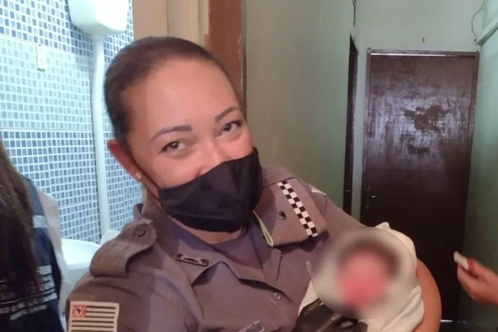 Mãe dá à luz em hotel