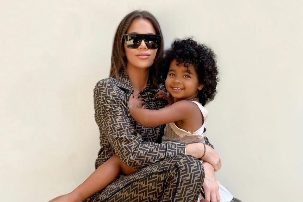 Khloe Kardashian e filha, True Thompson