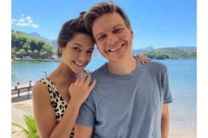 Thais Fersoza compartilha tbt em família