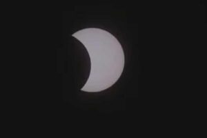 O eclipse solar total pôde ser visto da Antártica e foi filmado pela NASA