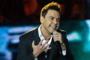 Zezé Di Camargo e a neta caçula, Julia