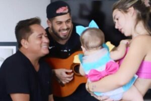 Zé Felipe e Leonardo fazem serenata para Maria Alice