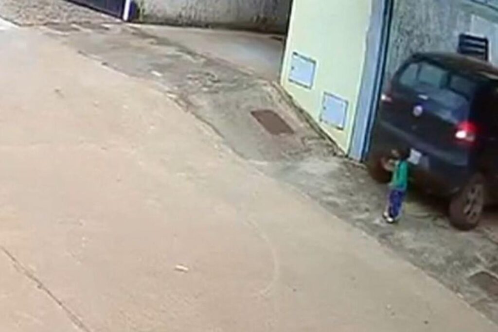 Pai atropela bebê de ano e 5 meses