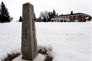 As vítimas teriam sido reféns de traficantes de pessoas, segundo informações