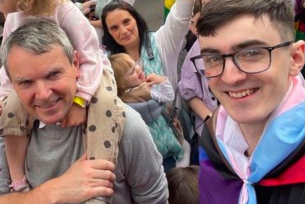 A família compareceu na parada LGBT da Grã-Bretanha