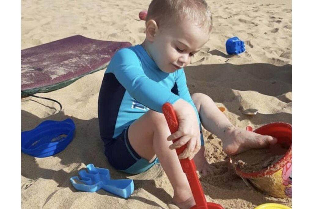 Ele fica cheio de queimaduras do produto