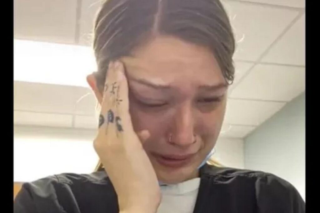 O pai da bebê encontrada desidratada e com fezes pretende processar