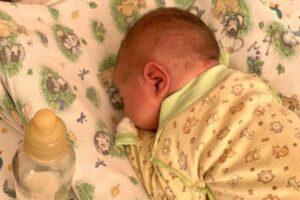 O bebês está bem e a salvo