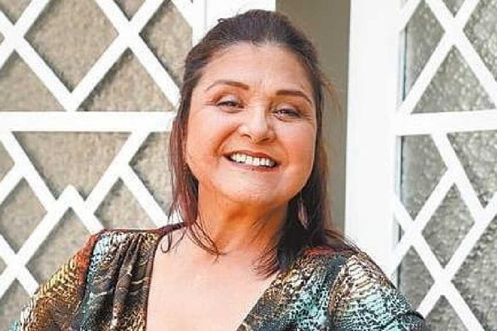 A atriz Elizangela apresentou melhoras no quadro de saúde depois de sofrer com complicações da covid-19