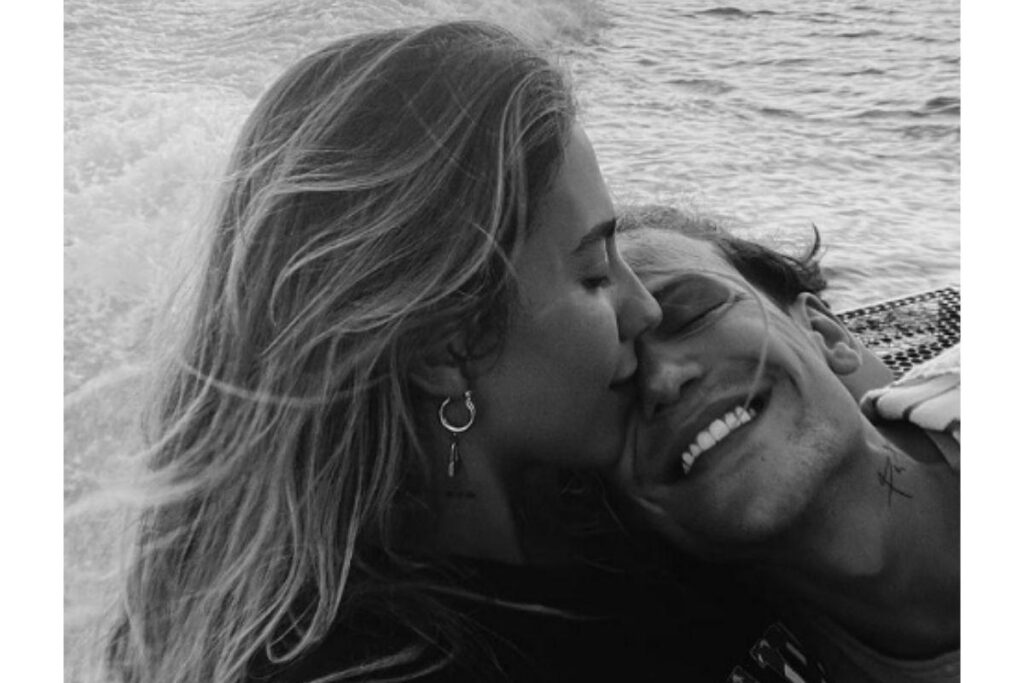 O anúncio do término foi feito no Instagram