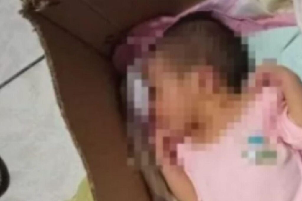Bebê é encontrada no lixo