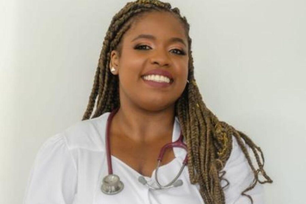 Isabella irá se formar em medicina na faculdade no ano que vem