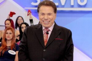 Silvio Santos assiste jogo do Orlando City com a família