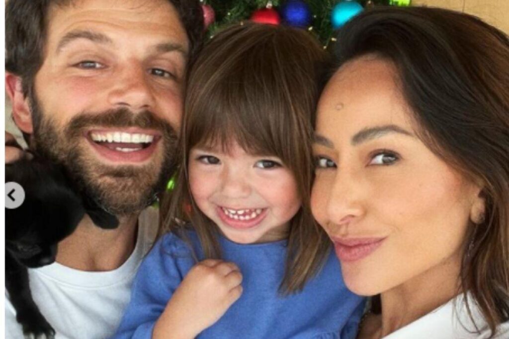 Só ela! Sabrina Sato cai na risada ao mostrar Zoe contando histórias