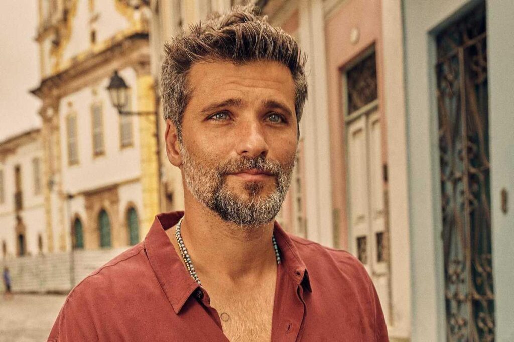 Ator Bruno Gagliasso publica selfie divertida ao lado de filhos, Titi e Bless