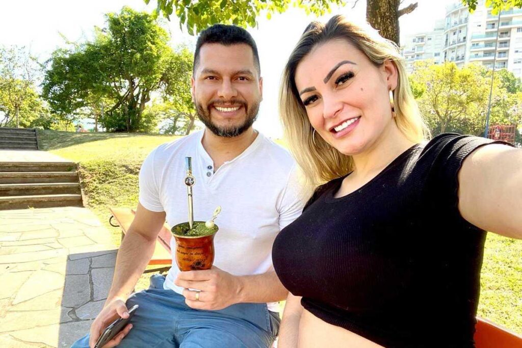 Andressa Urach deu à luz Leon no dia 11 de fevereiro