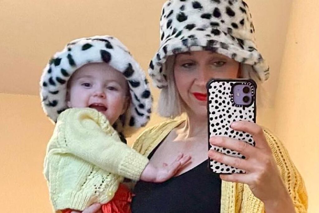 A mãe combina looks com a filha desde que ela nasceu